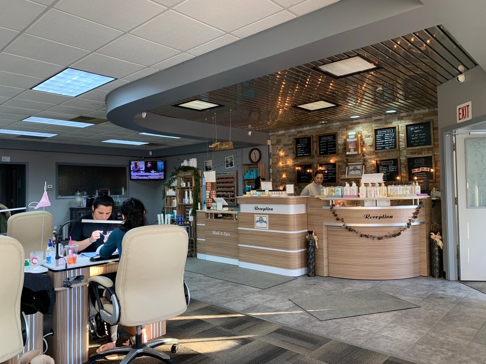 U.S Nails & Spa-Cần Thợ Nails Biết Làm Bột Chân Tay Nước Có Bằng